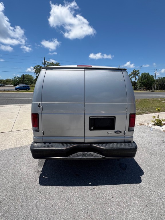 2014 Ford Econoline Image 9