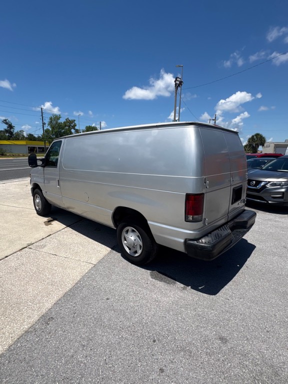 2014 Ford Econoline Image 10
