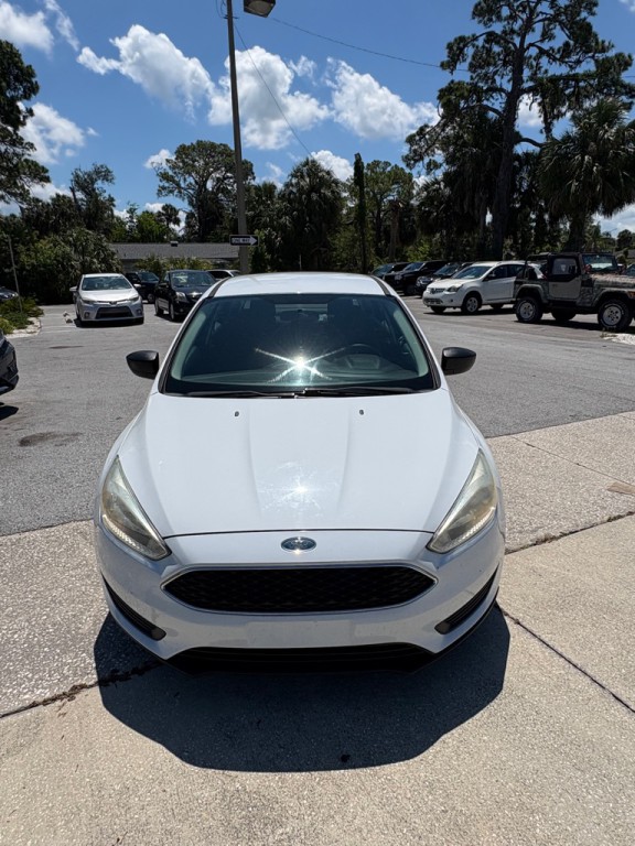 2016 Ford Focus Image 2