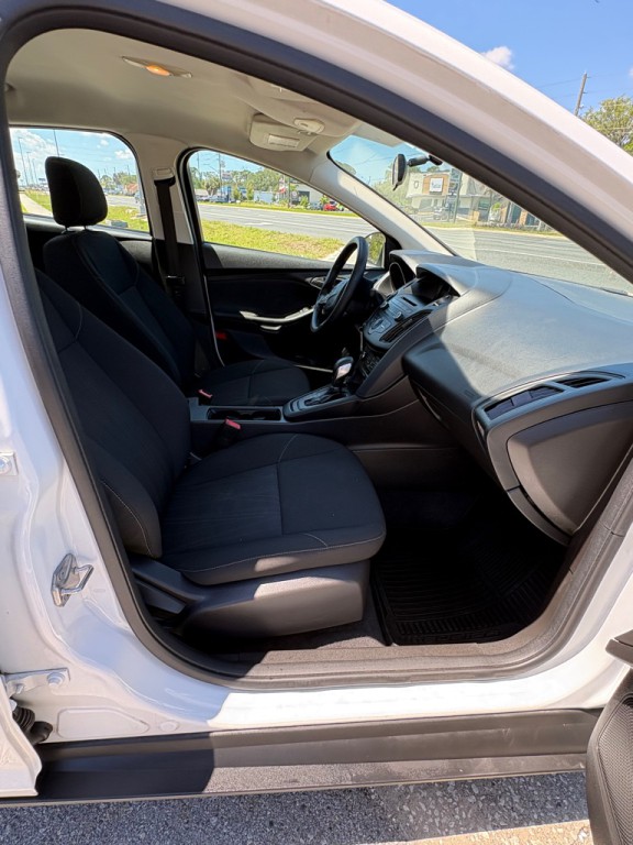 2016 Ford Focus Image 4
