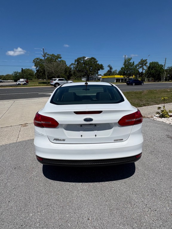 2016 Ford Focus Image 8
