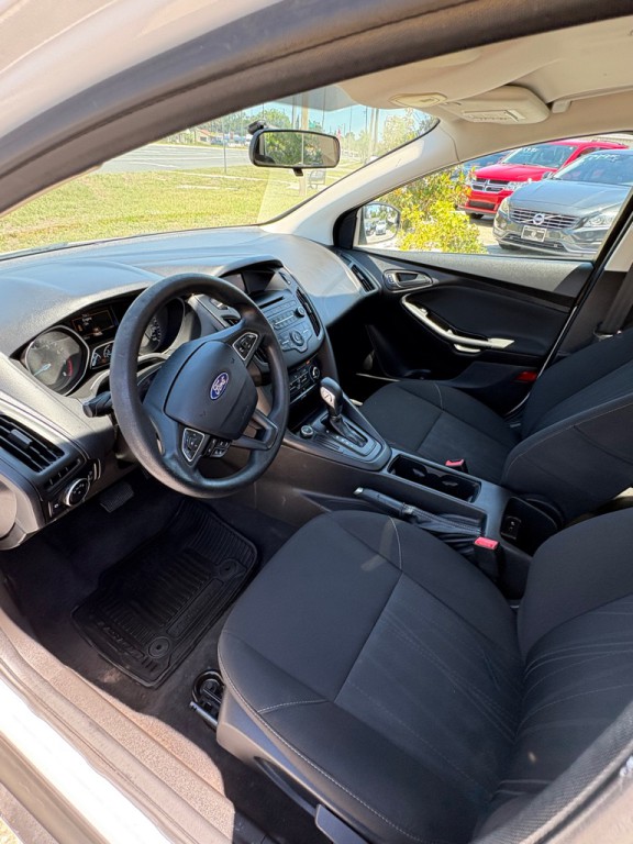 2016 Ford Focus Image 11