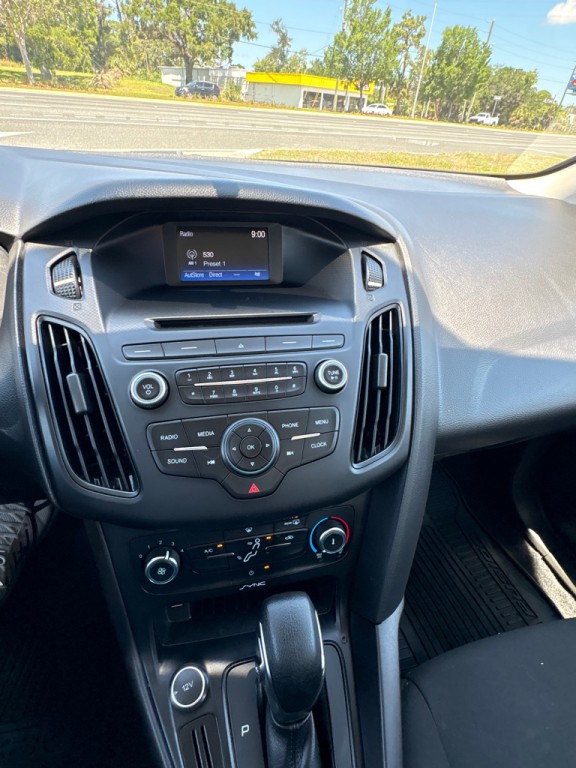 2016 Ford Focus Image 13