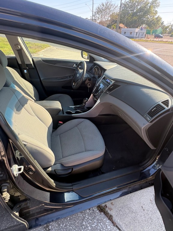2011 Hyundai Sonata Image 4