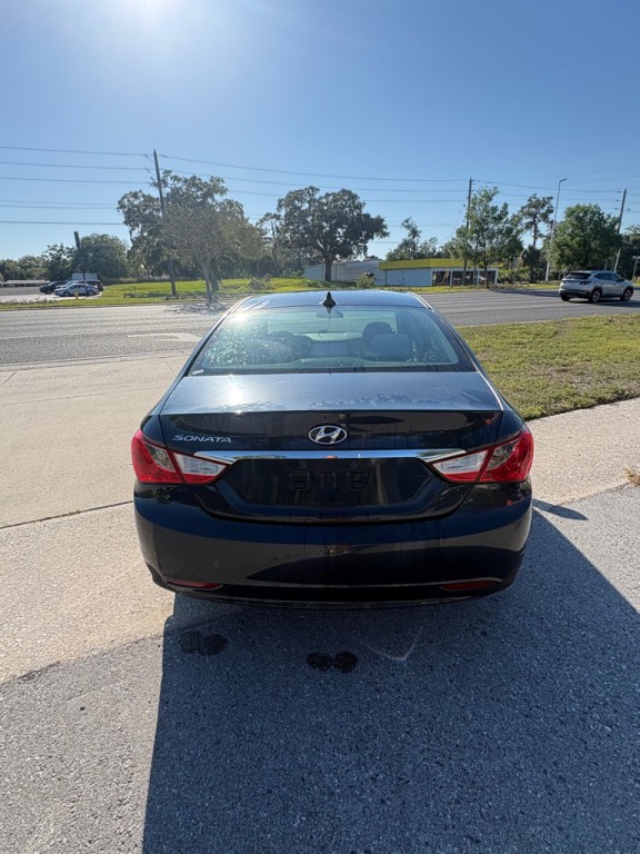 2011 Hyundai Sonata Image 7