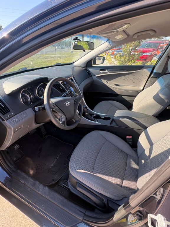 2011 Hyundai Sonata Image 10