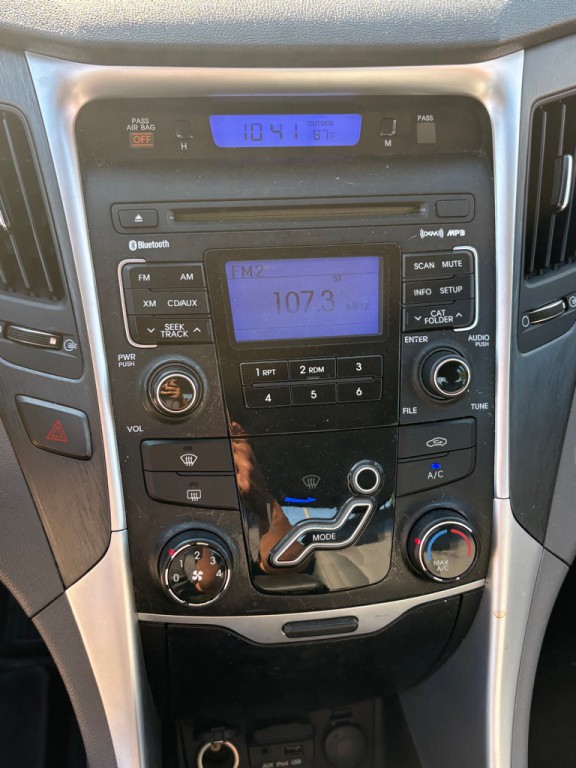 2011 Hyundai Sonata Image 12