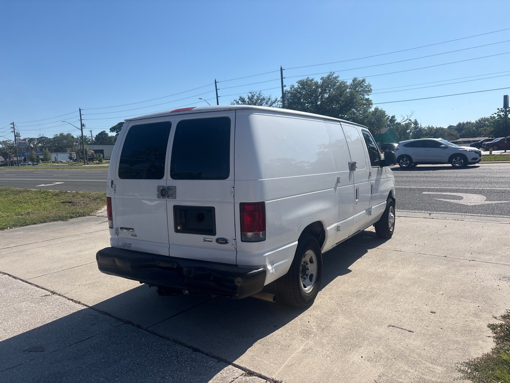 2011 Ford Econoline Image 3