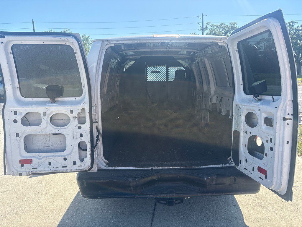 2011 Ford Econoline Image 6