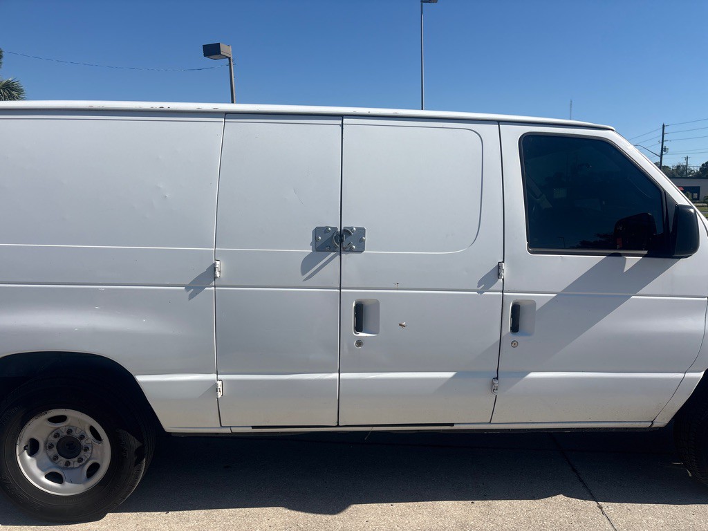 2011 Ford Econoline Image 7