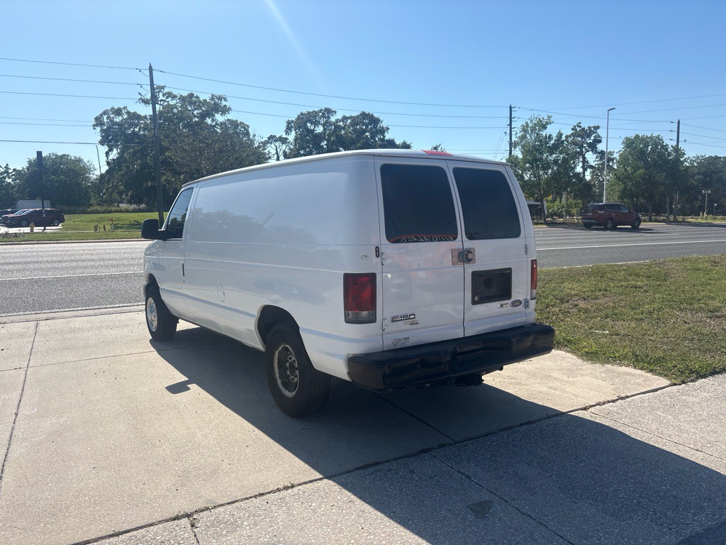 2011 Ford Econoline Image 11