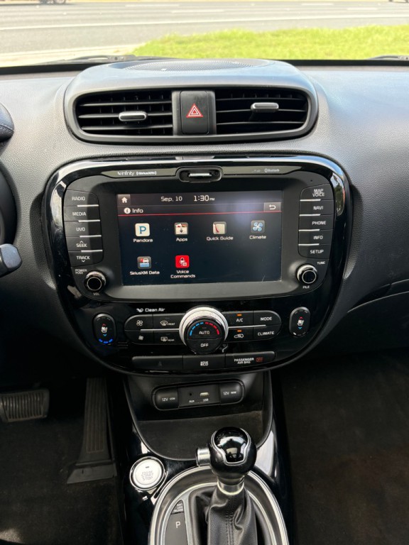 2016 Kia Soul Image 16