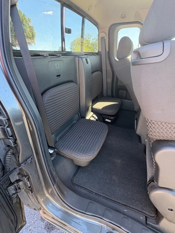 2008 Nissan Frontier Image 6