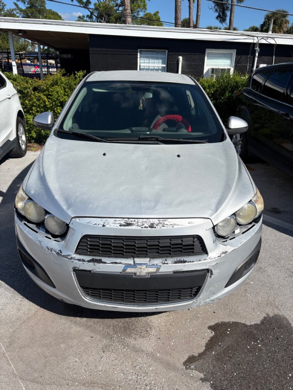2014 Chevrolet Sonic Image 2