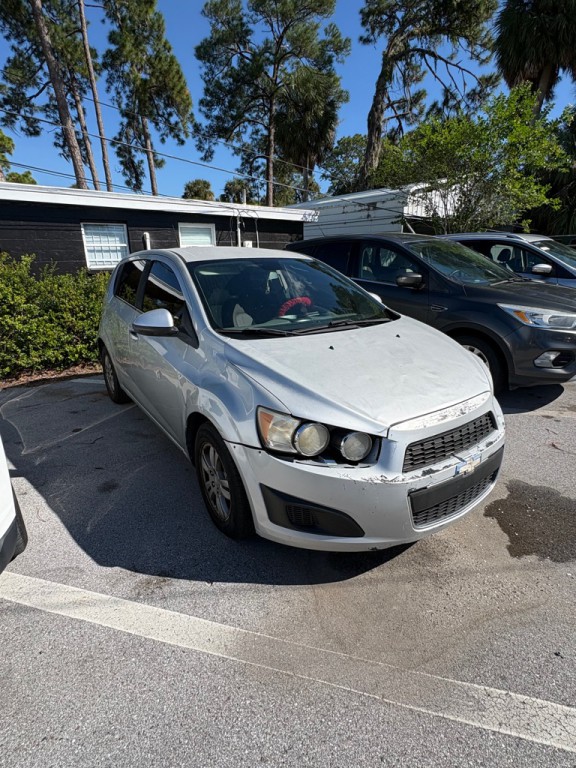 2014 Chevrolet Sonic Image 3