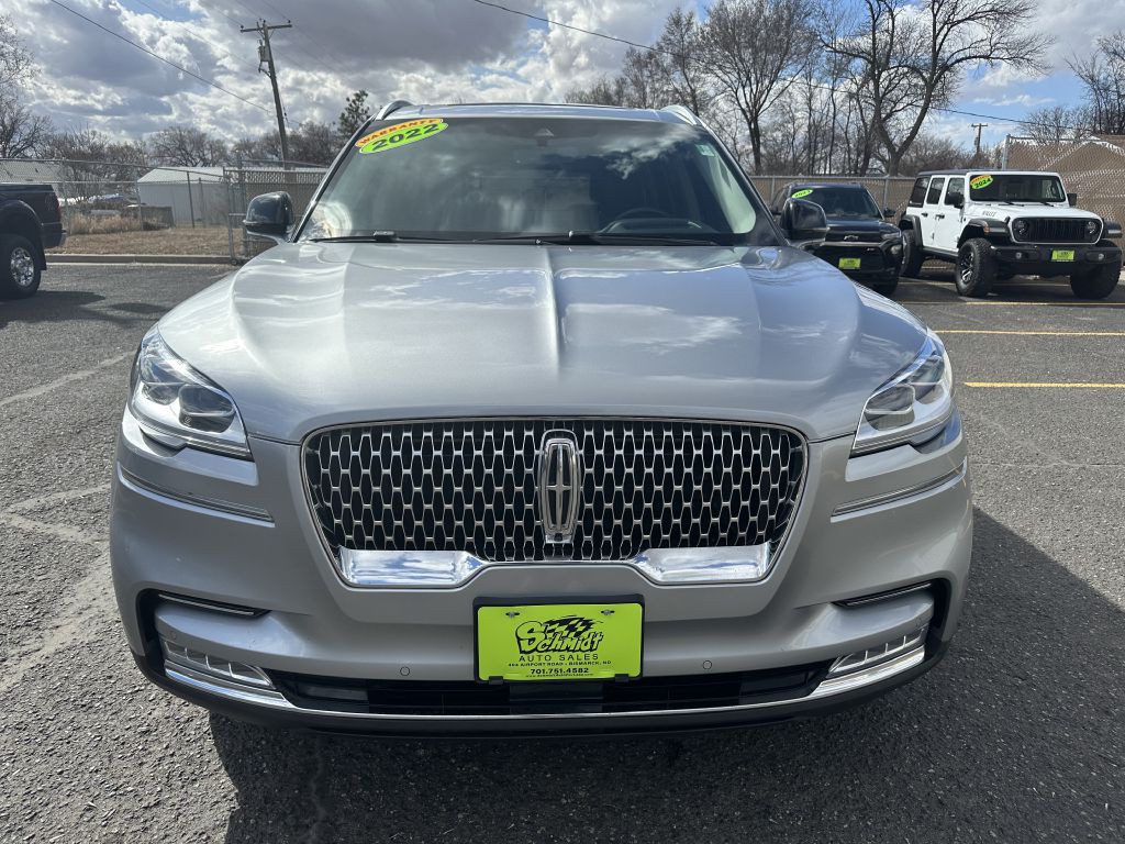 2022 Lincoln Aviator Image 2