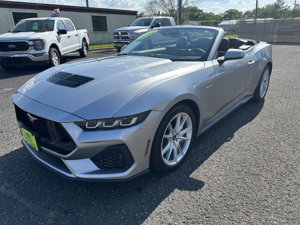 2024 Ford Mustang Image 1