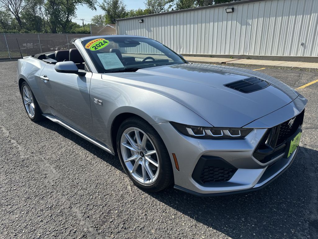 2024 Ford Mustang Image 3