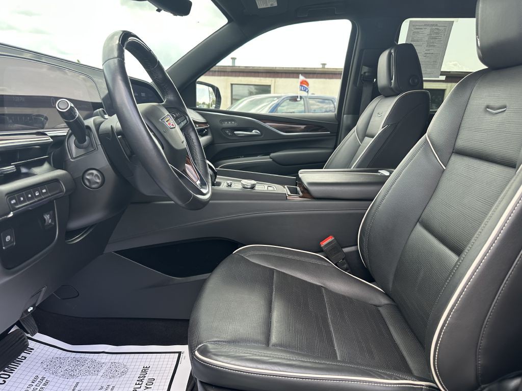 2023 Cadillac Escalade Image 9