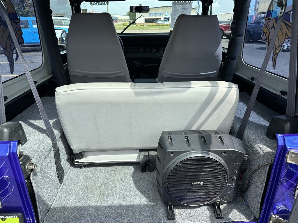 1993 Jeep Wrangler Image 16