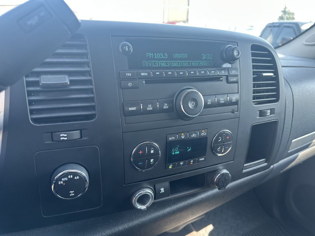 2010 Chevrolet Silverado 1500 Image 11
