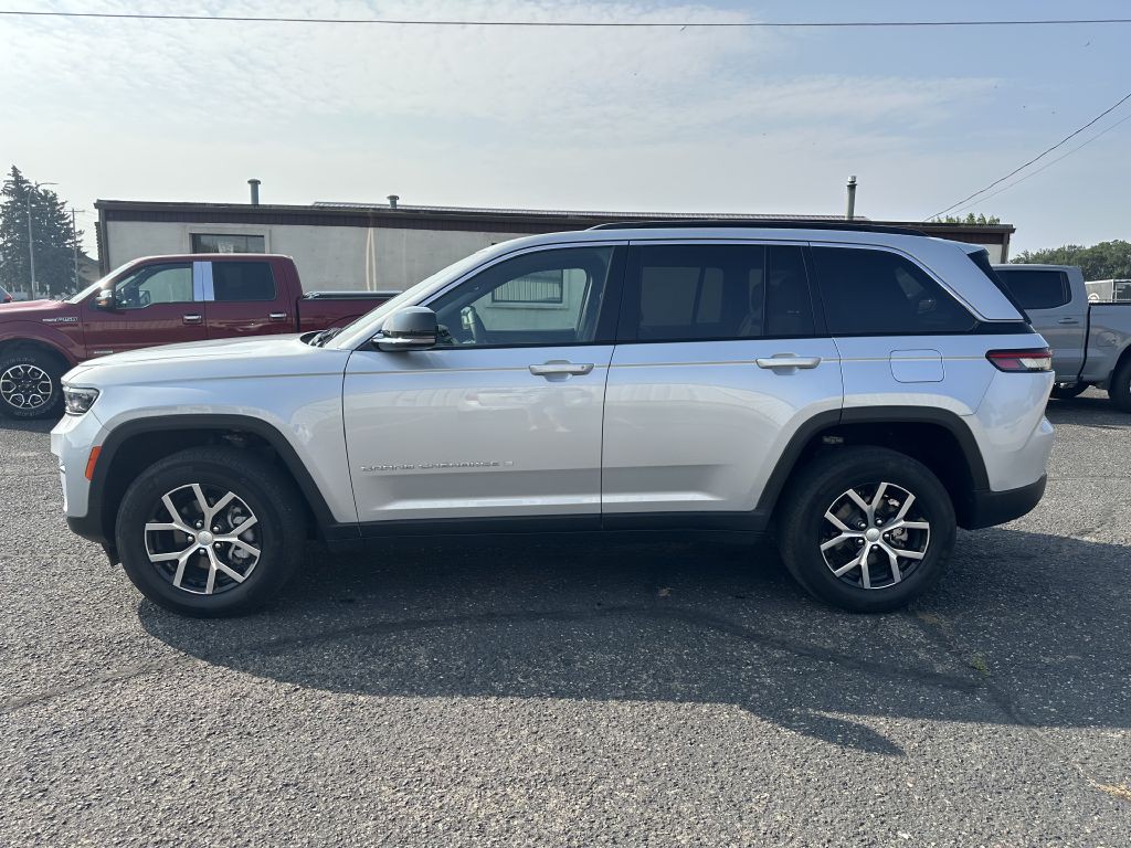 2024 Jeep Grand Cherokee Image 8