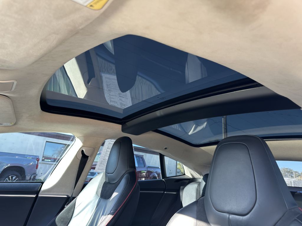2013 Tesla Model S Image 10