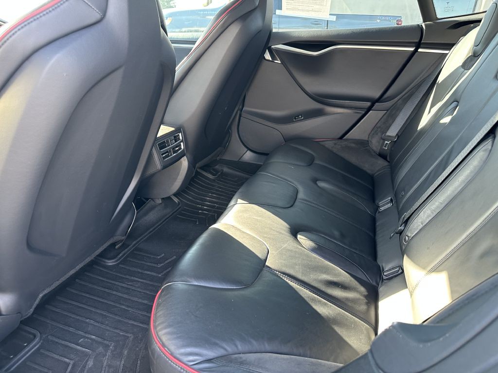 2013 Tesla Model S Image 13