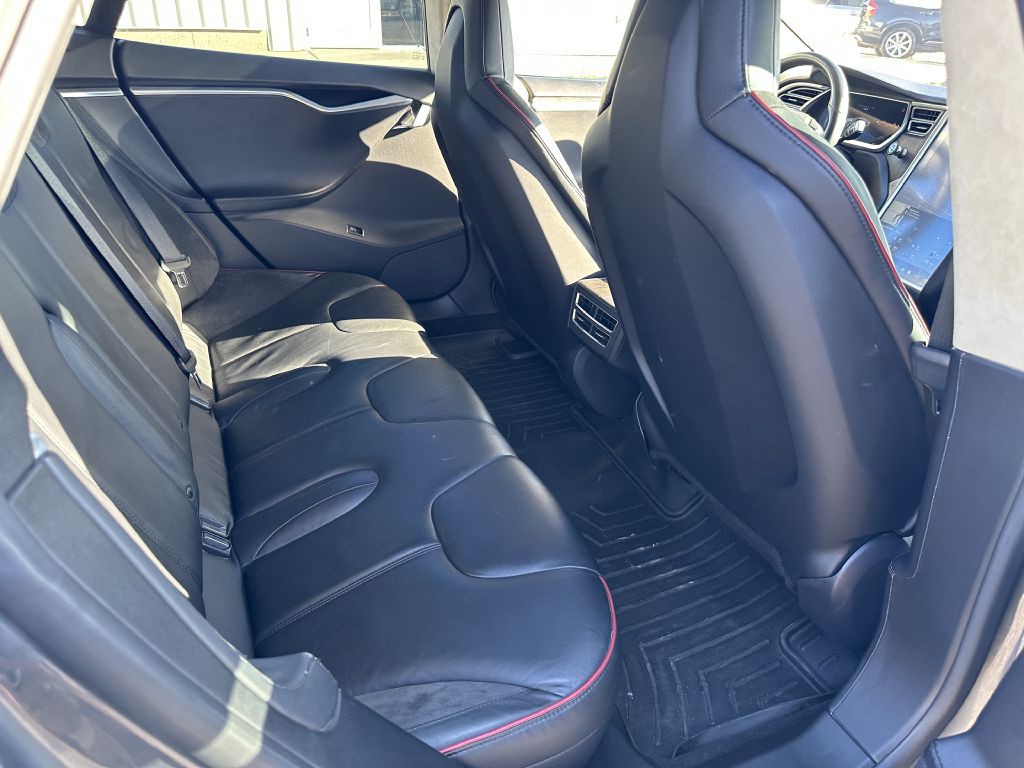 2013 Tesla Model S Image 15