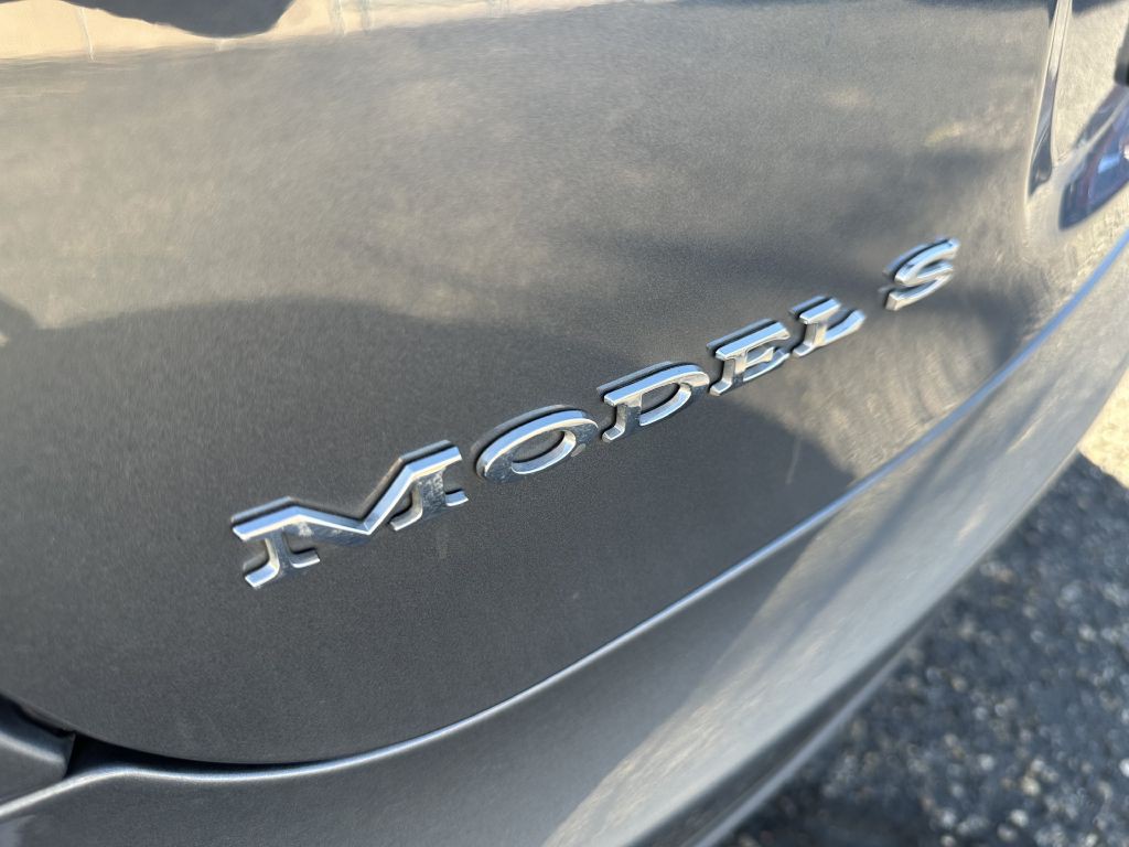 2013 Tesla Model S Image 18