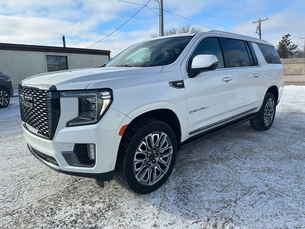 2023 GMC Yukon Image 1