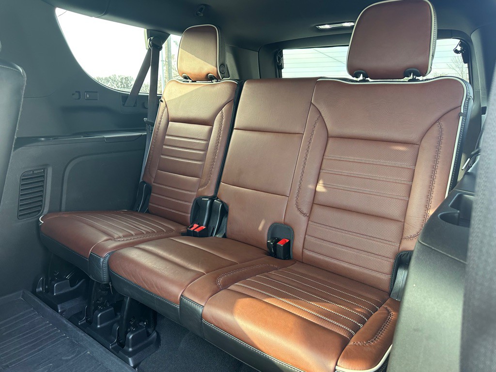2023 GMC Yukon Image 12