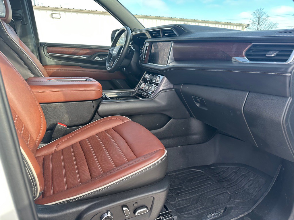 2023 GMC Yukon Image 13