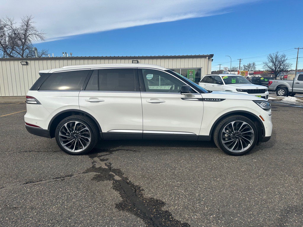 2022 Lincoln Aviator Image 4