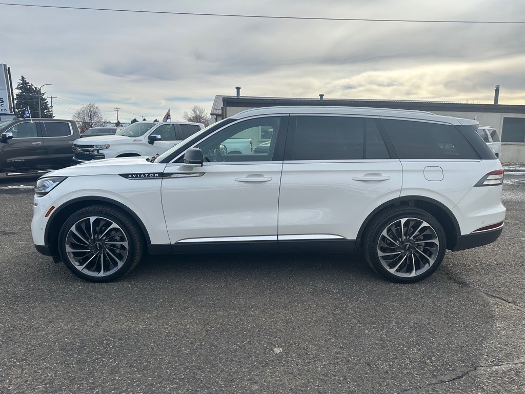 2022 Lincoln Aviator Image 8