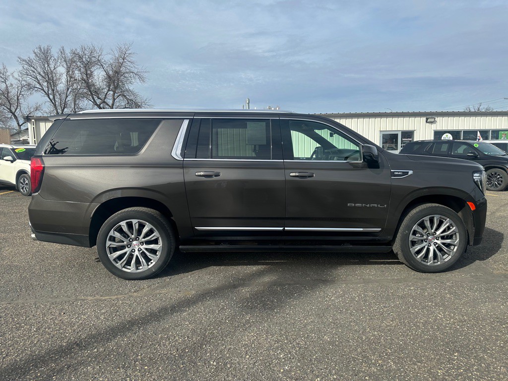 2021 GMC Yukon Image 4