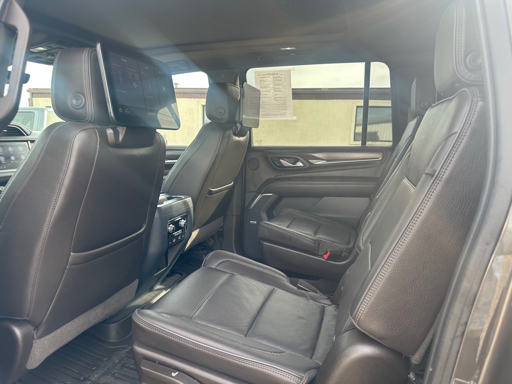 2021 GMC Yukon Image 12