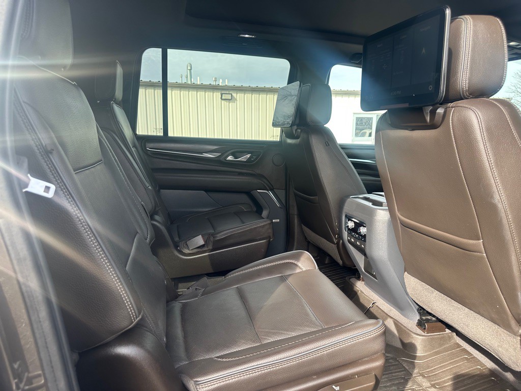 2021 GMC Yukon Image 15