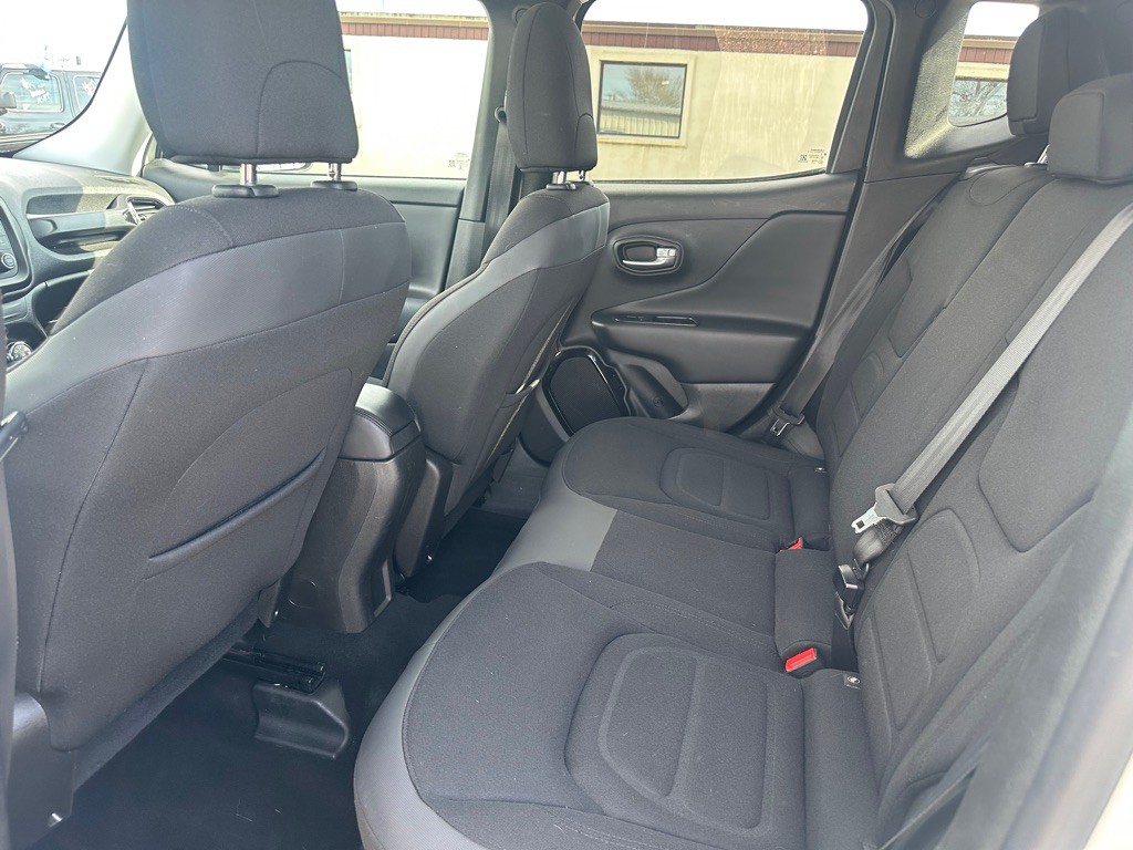 2017 Jeep Renegade Image 13