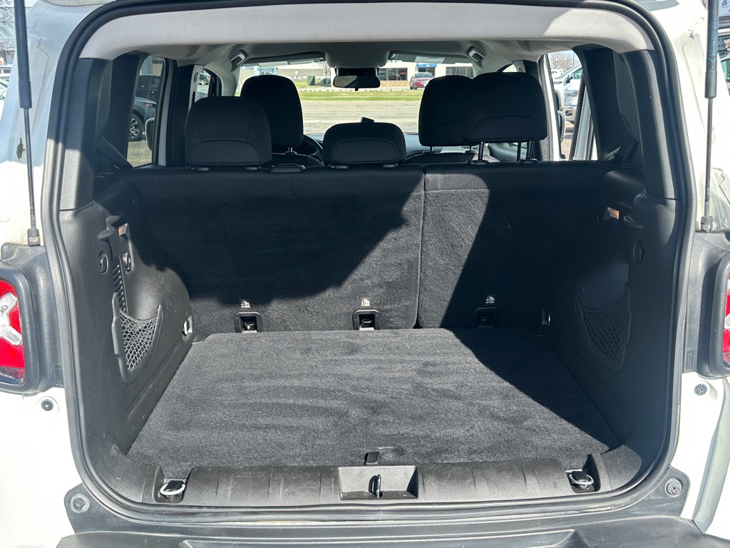 2017 Jeep Renegade Image 16