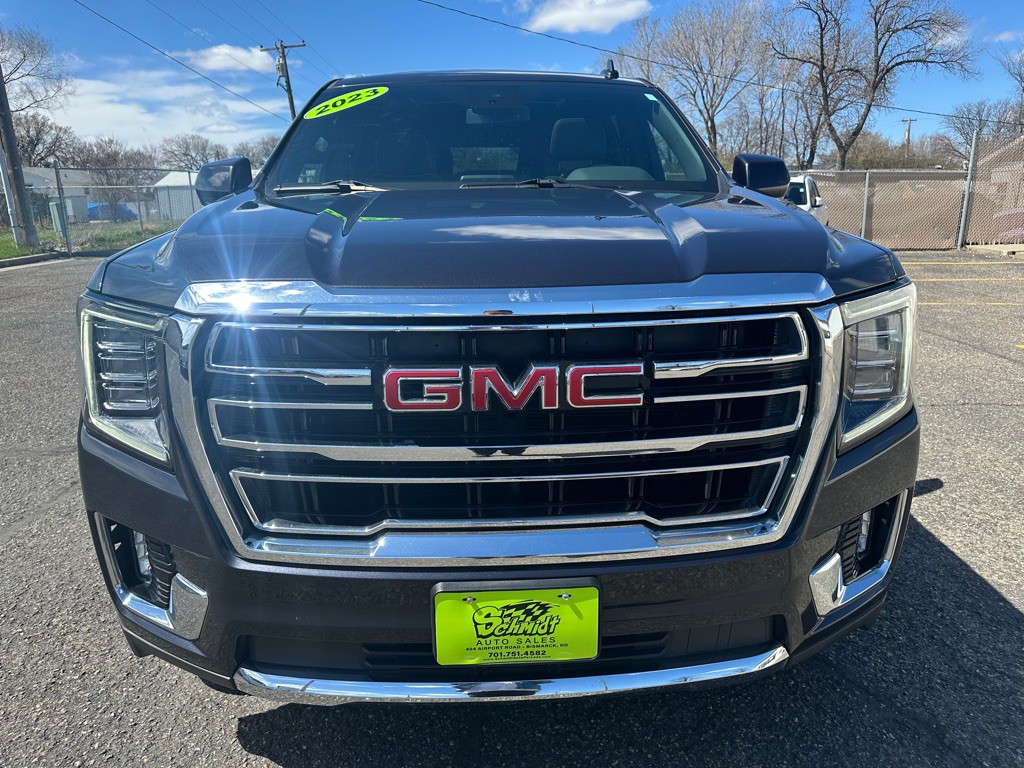 2023 GMC Yukon Image 2