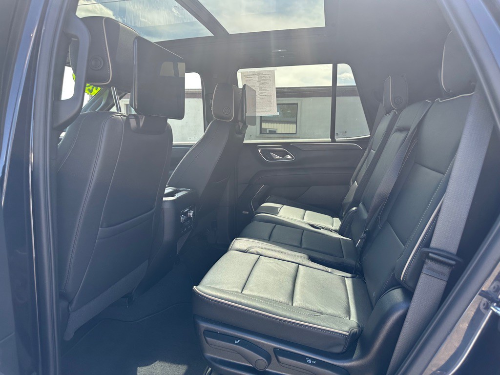 2023 GMC Yukon Image 13