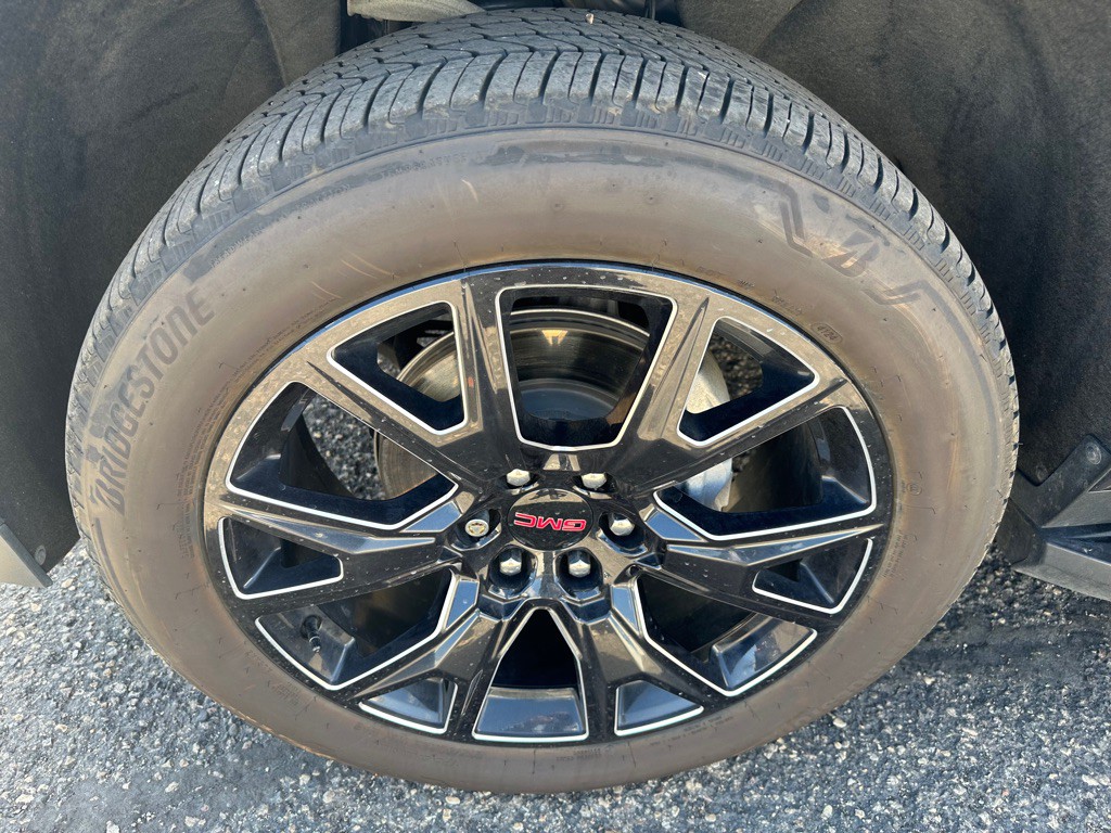 2023 GMC Yukon Image 20