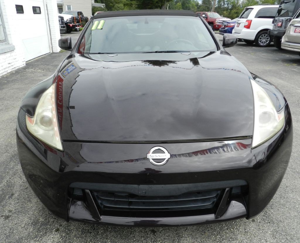 2011 Nissan 370Z Image 4