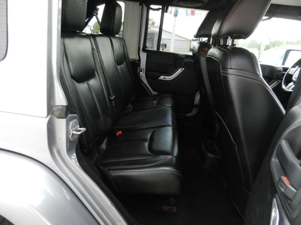 2013 Jeep Wrangler Unlimited Image 12