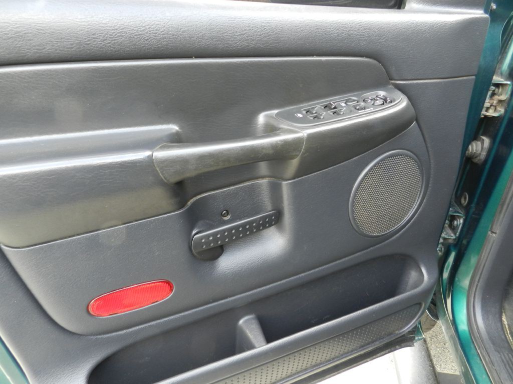 2004 Dodge Ram 2500 Image 14