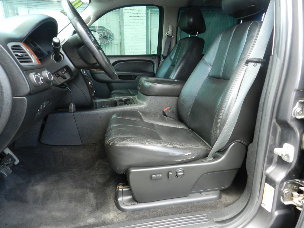 2011 Chevrolet Silverado 1500 Image 2