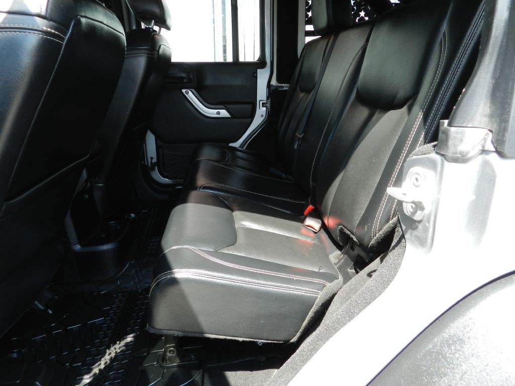 2013 Jeep Wrangler Unlimited Image 10