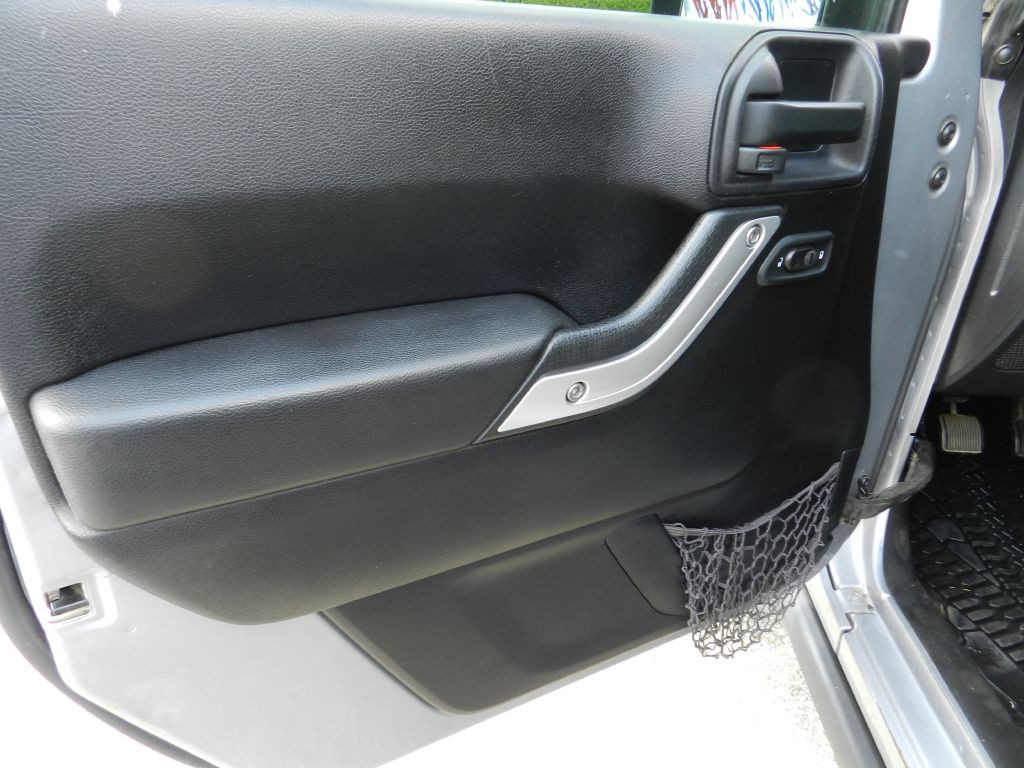 2013 Jeep Wrangler Unlimited Image 15
