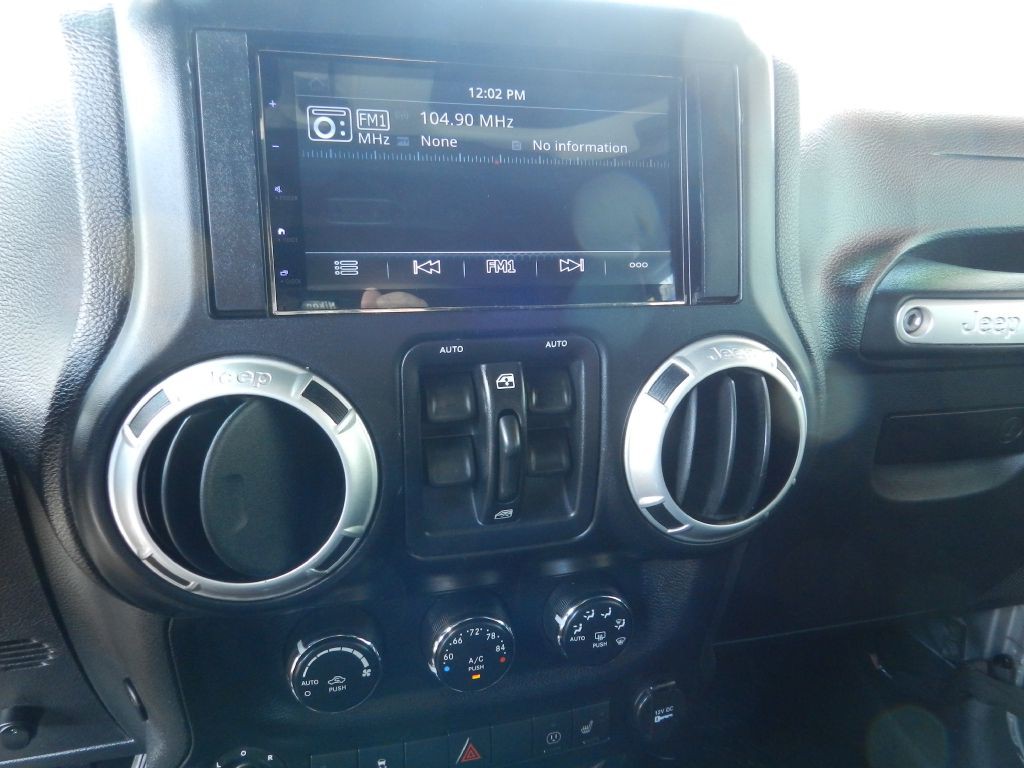 2013 Jeep Wrangler Unlimited Image 18